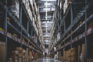 Helper Gudang: Tugas, Peran, dan Skill yang Dibutuhkan dalam Dunia Logistik Modern